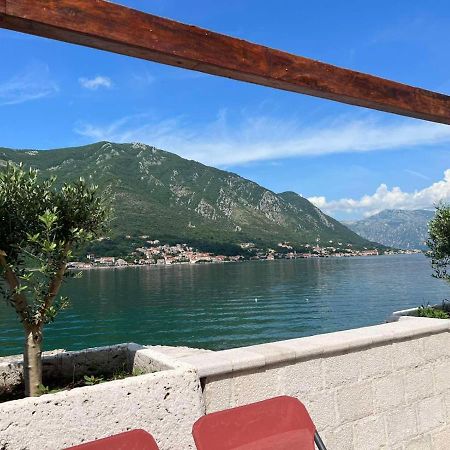 Sea Front 171 Apartman Kotor Kültér fotó