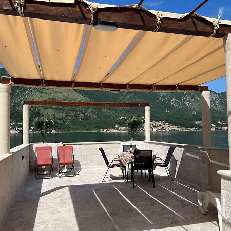 Sea Front 171 Apartman Kotor Kültér fotó