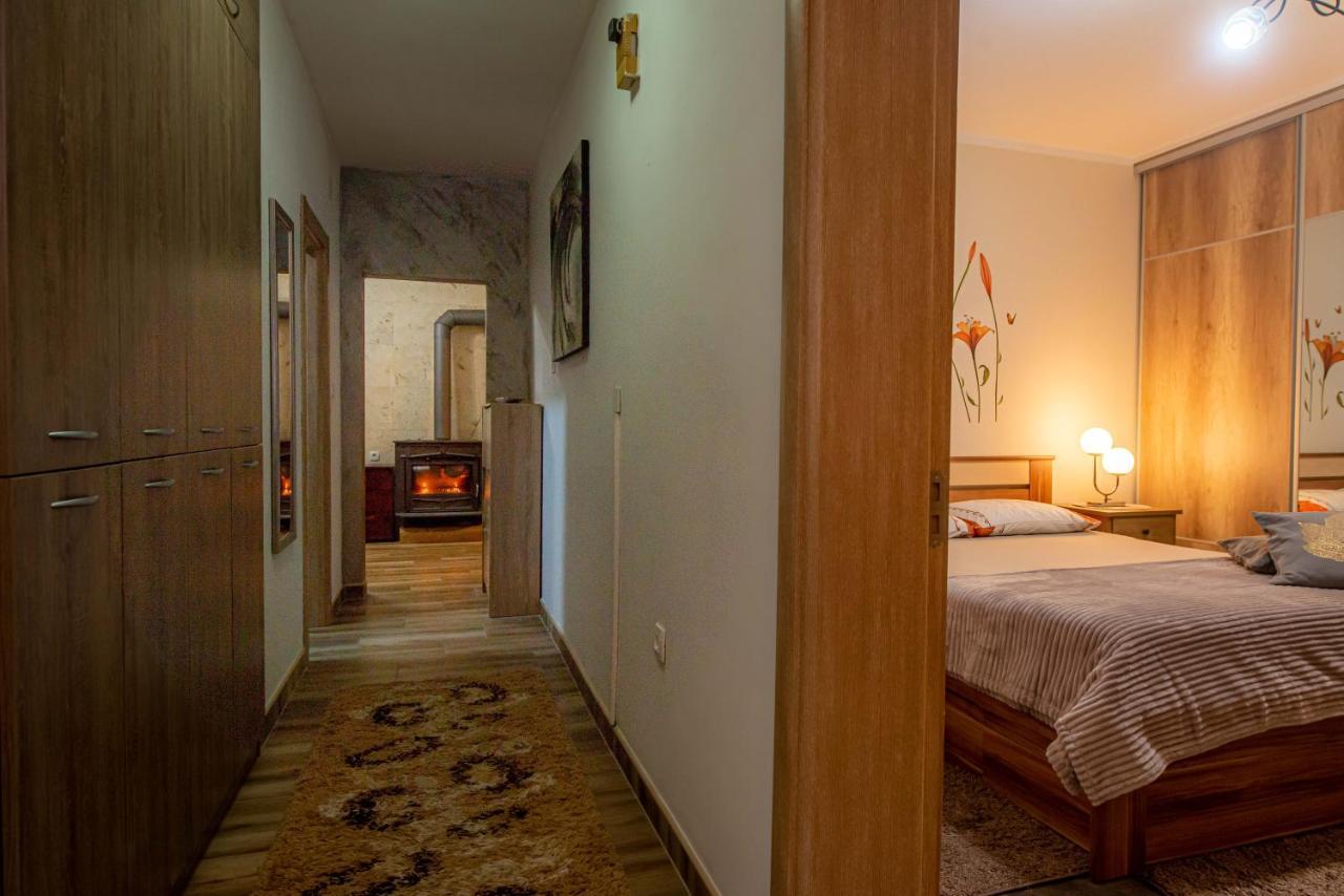 Sea Front 171 Apartman Kotor Kültér fotó