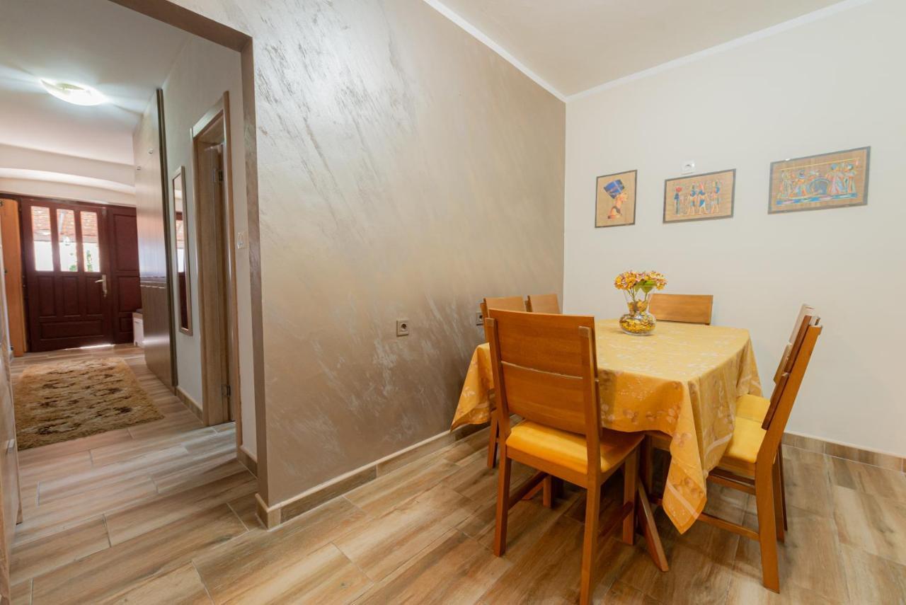 Sea Front 171 Apartman Kotor Kültér fotó