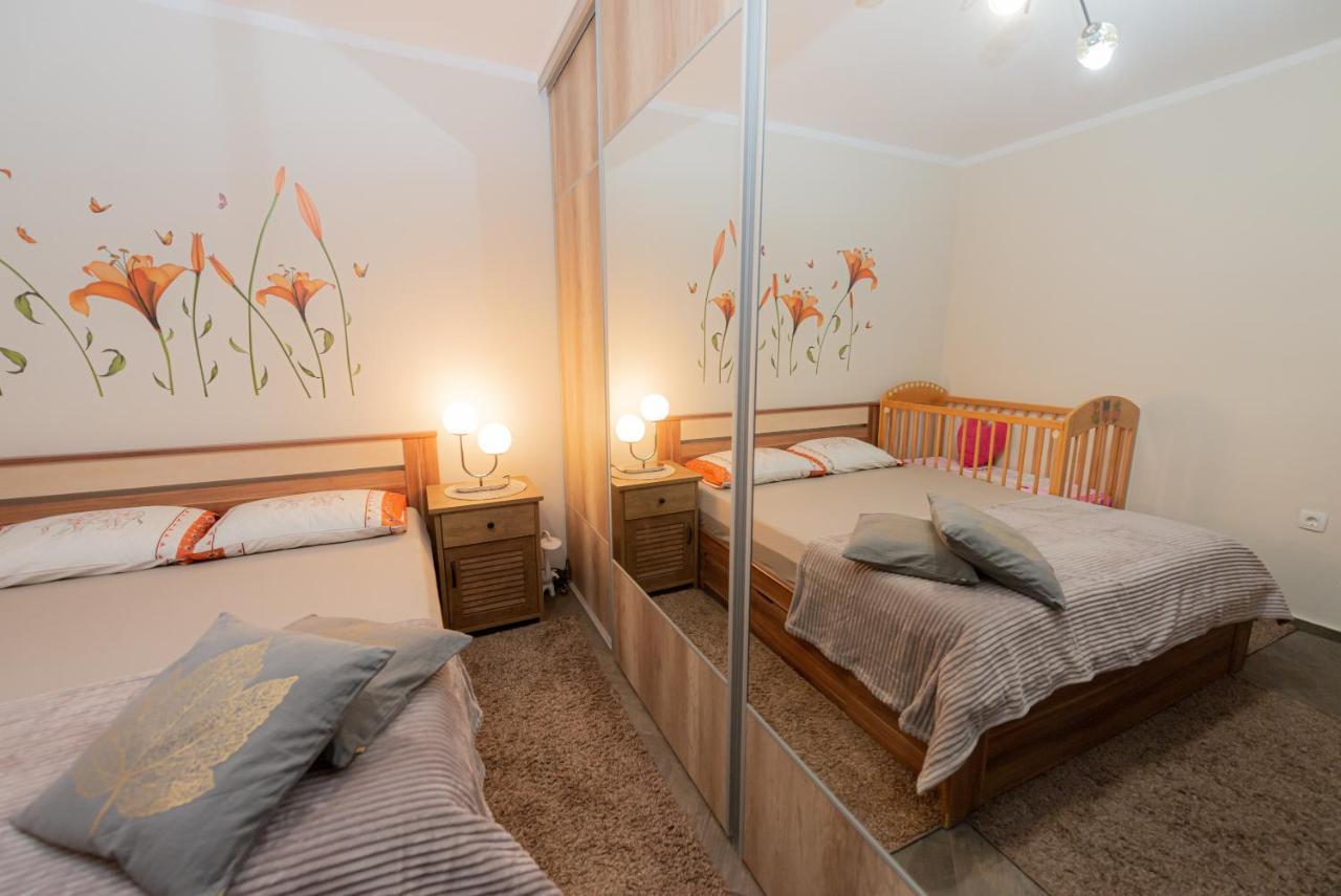 Sea Front 171 Apartman Kotor Kültér fotó
