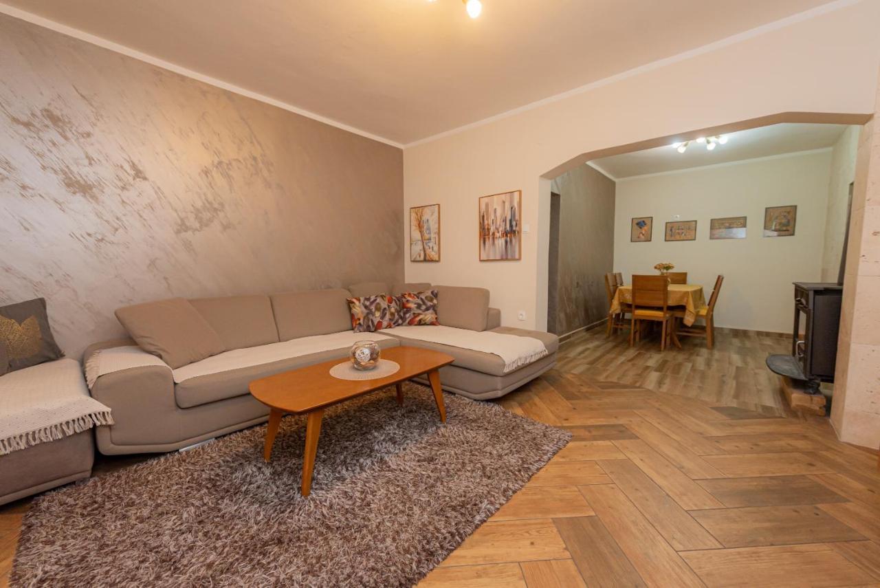 Sea Front 171 Apartman Kotor Kültér fotó