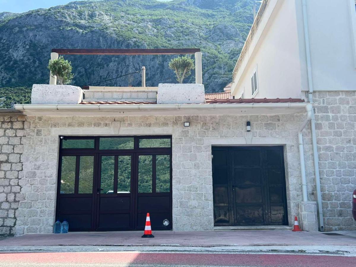 Sea Front 171 Apartman Kotor Kültér fotó